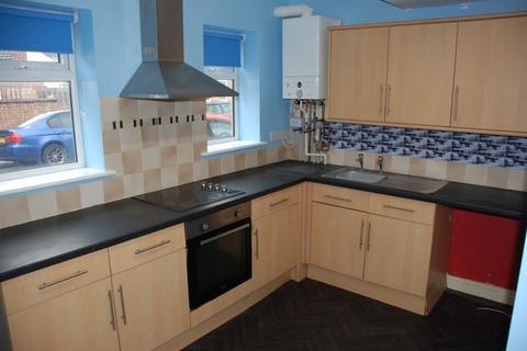 2 bedroom apartment to rent, Farebrother Street, Grimsby