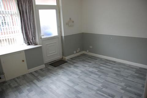 2 bedroom apartment to rent, Farebrother Street, Grimsby