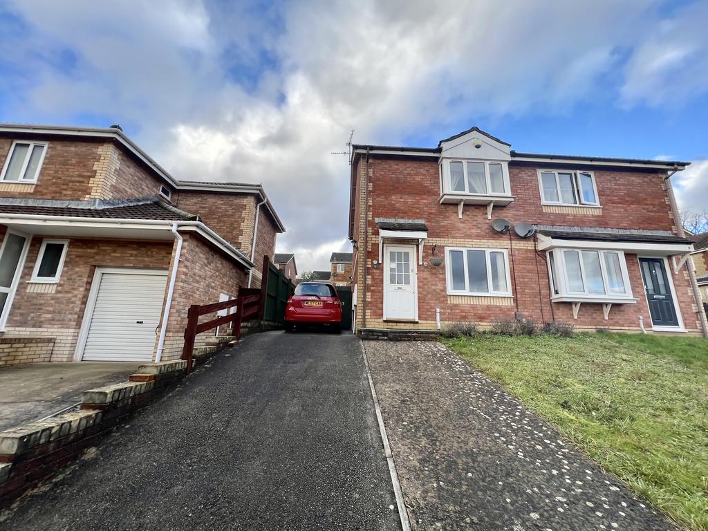 Wisley Place, Pontprennau, Cardiff 2 bed semidetached house to rent
