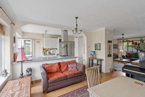26 Elizabeth Crescent, Chester, CH4 7AZ