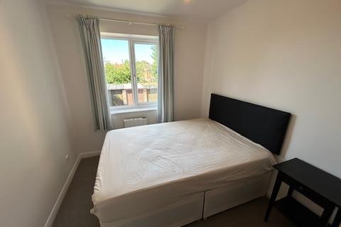 2 bedroom apartment to rent, Holmlea Walk