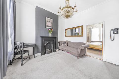 3 bedroom flat to rent, Markhouse Road, Walthamstow, London, E17