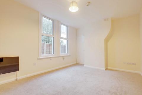 1 bedroom apartment for sale, London Road, Westcliff-on-sea, SS0