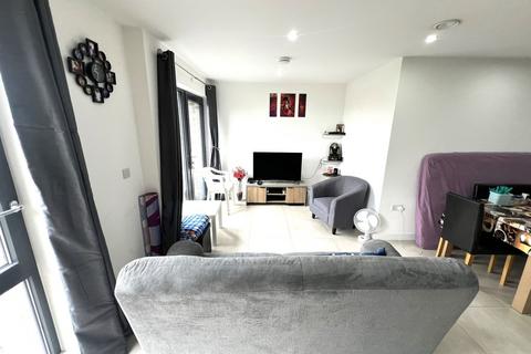 2 bedroom apartment for sale, Eastcote Lane, Harrow