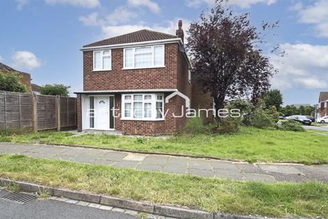 3 bedroom semi-detached house to rent, Fleet Road, Dartford DA2