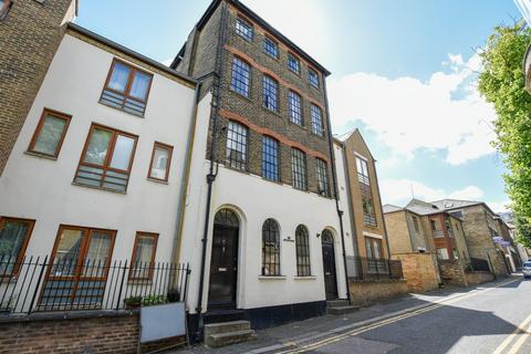 2 bedroom apartment to rent, Princes Street, Gravesend, DA11