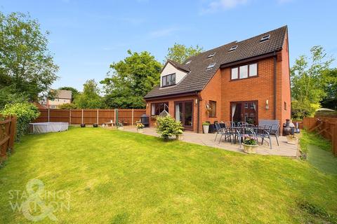 4 bedroom detached house for sale, Post Office Road, Lingwood, Norwich