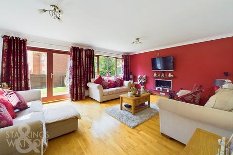 4 bedroom detached house for sale, Post Office Road, Lingwood, Norwich