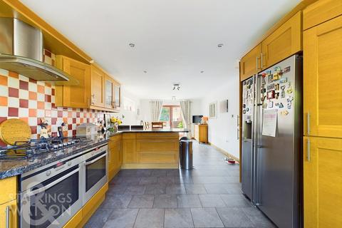 4 bedroom detached house for sale, Post Office Road, Lingwood, Norwich