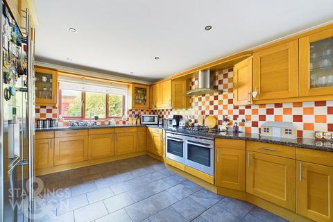 4 bedroom detached house for sale, Post Office Road, Lingwood, Norwich