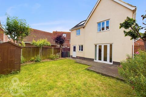 3 bedroom detached house for sale, Bullfinch Drive, Harleston