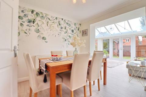 4 bedroom detached house for sale, Cotton Fields, Manchester M28