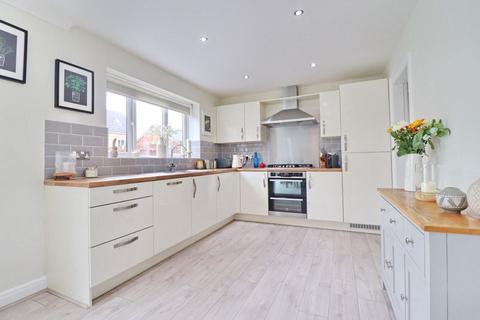 4 bedroom detached house for sale, Cotton Fields, Manchester M28