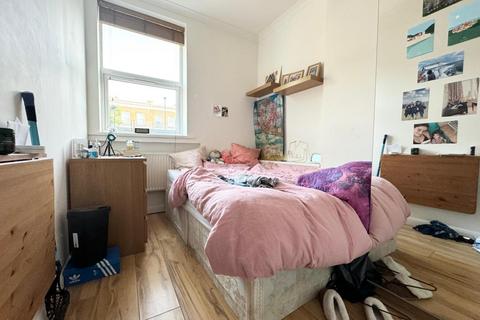 3 bedroom apartment to rent, 451 New Cross Road, London SE14