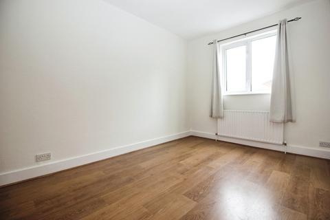 1 bedroom apartment to rent, Station Square, Petts Wood