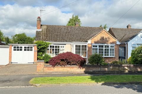 2 bedroom detached bungalow for sale, The Gardens, Kenilworth