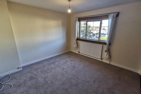 3 bedroom house to rent, Braehead Avenue, Barnton, Edinburgh