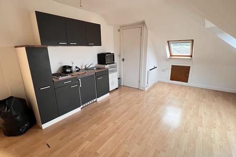 Studio to rent, Talbot Road, Bournemouth,