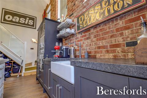 32 Kensington Way, Brentwood, CM14 4RL