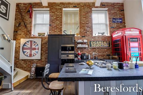 32 Kensington Way, Brentwood, CM14 4RL
