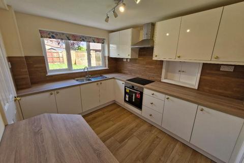 3 bedroom detached house to rent, Rothwell, Kettering NN14