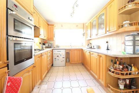 4 bedroom detached house for sale, Blakeney Drive, Warden Hills, Luton, Bedfordshire, LU2 7LB