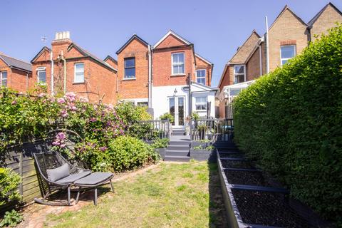 2 bedroom end of terrace house for sale, Grange Road, East Cowes