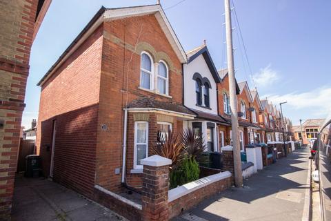 2 bedroom end of terrace house for sale, Grange Road, East Cowes