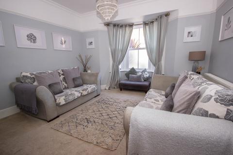 2 bedroom end of terrace house for sale, Grange Road, East Cowes