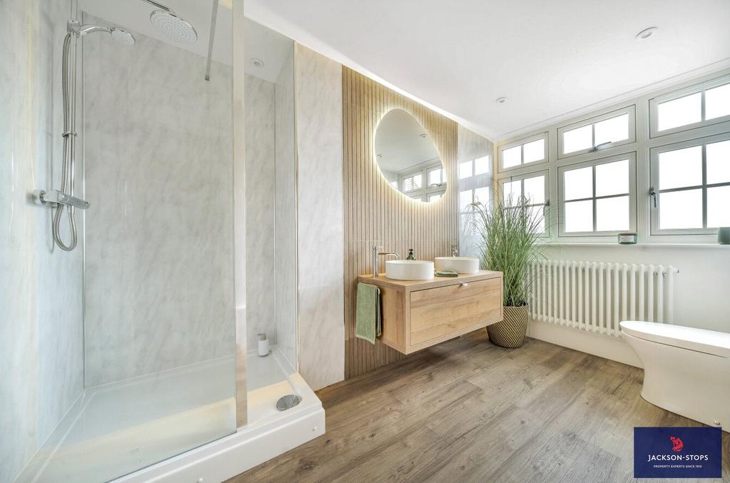 Ensuite