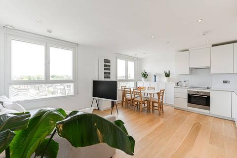 1 bedroom flat for sale, Clement Avenue, Clapham High Street, London, SW4