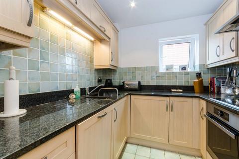 1 bedroom flat to rent, Holland Gardens, Brentford, TW8