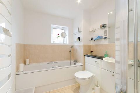 1 bedroom flat to rent, Holland Gardens, Brentford, TW8