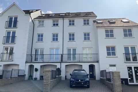 5 bedroom townhouse for sale, Kensington Gardens, Haverfordwest, Pembrokeshire, SA61