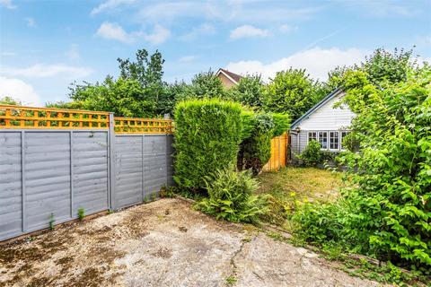 3 bedroom cottage to rent, Salisbury Road, Godstone