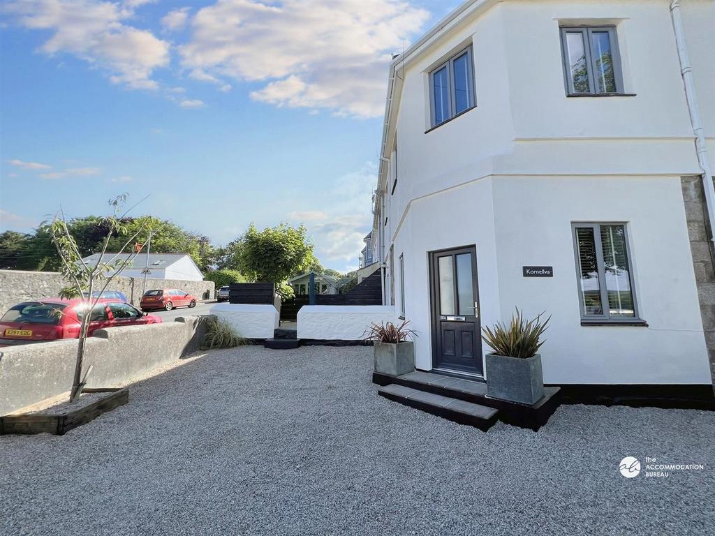 Albany Road, Redruth TR15 2 bed terraced house to rent £895 pcm (£207 pw)