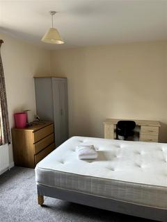 2 bedroom flat to rent, Shields Avenue, St. Andrews