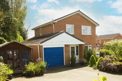 3 bedroom detached house for sale, Brynafon Close, Rhewl, SY10 7BT