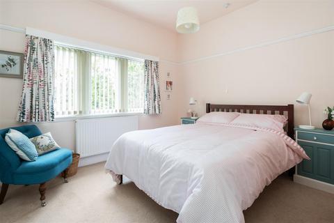 106 Alderbrook Road, Solihull, B91 1NS
