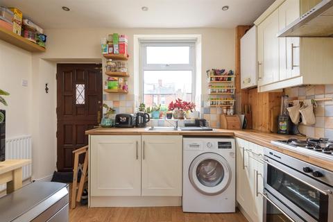 51 Burrowlee Road, Sheffield, S6 2AT