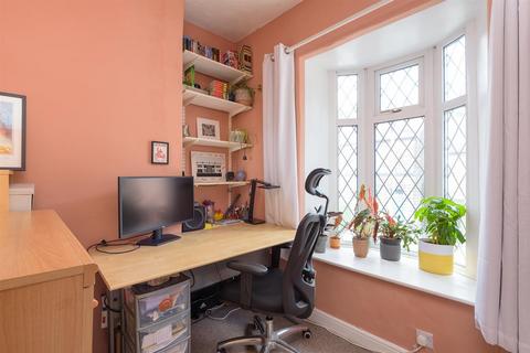 51 Burrowlee Road, Sheffield, S6 2AT