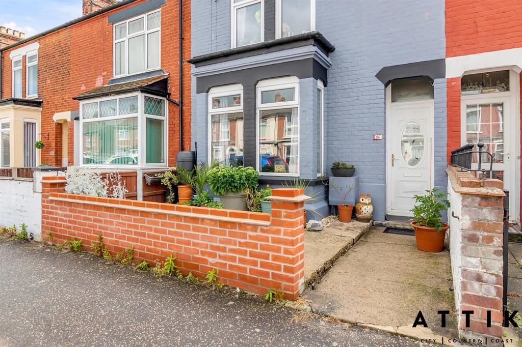 86 churchill road, great yarmouth, nr30 4nq (2).jp