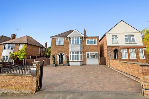 4 bedroom detached house for sale, Wellingborough Road, Rushden NN10