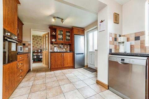 14 Wharfedale Drive, Chapeltown, Sheffield, S35 2QL
