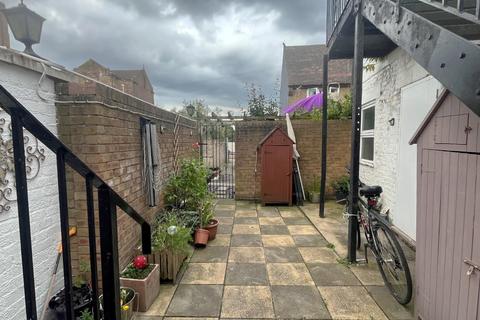 1a Church Path, Northfleet, Gravesend, DA11 9ET