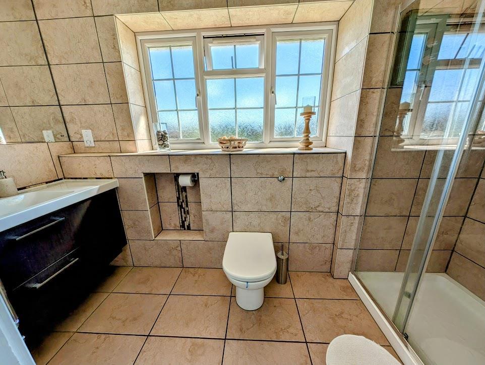 Ensuite.jpg