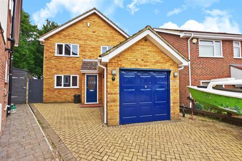 3 bedroom detached house for sale, Foulds Close, Rainham