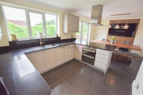 5 bedroom detached house for sale, Darfield Close, Owlthorpe, Sheffield, S20