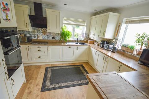 1 Brookside Close, Sheffield, S12 4LE