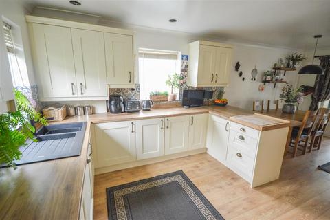 1 Brookside Close, Sheffield, S12 4LE